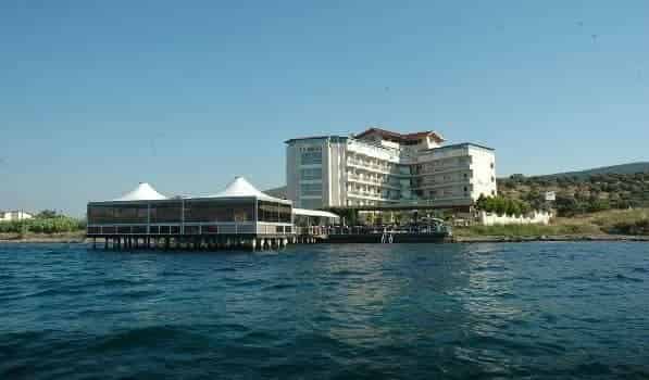 Club Rose Bay Hotel